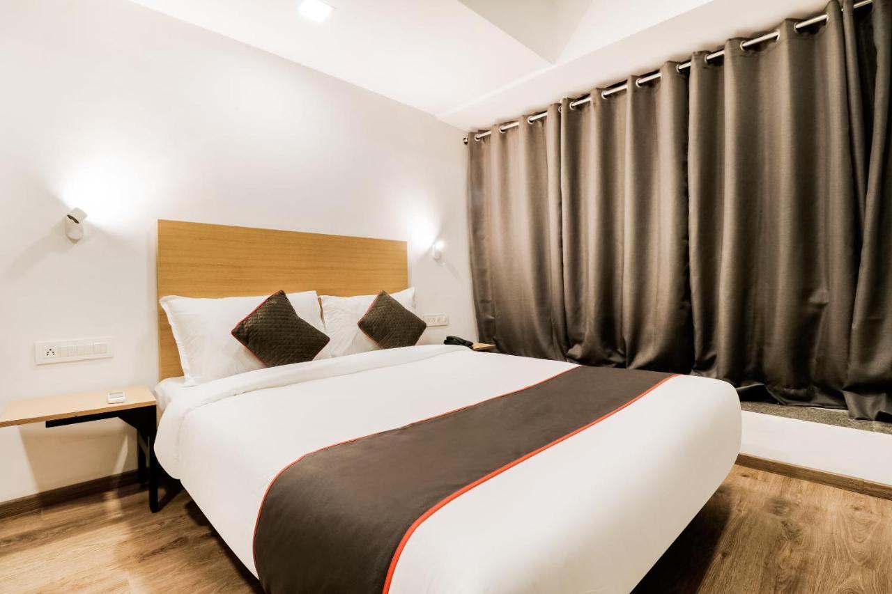 Oyo Townhouse 169 Aqua Corridor Hotel Bhatha Buitenkant foto