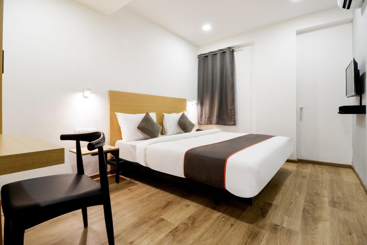 Oyo Townhouse 169 Aqua Corridor Hotel Bhatha Buitenkant foto