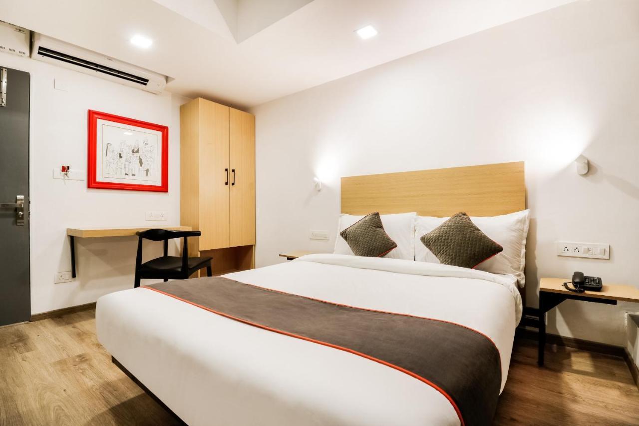 Oyo Townhouse 169 Aqua Corridor Hotel Bhatha Buitenkant foto